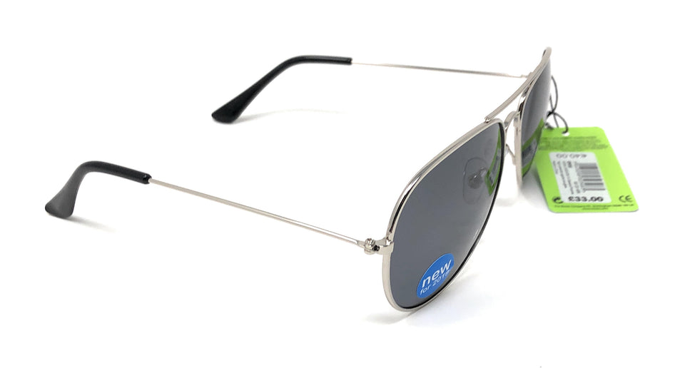 Pilot style sunglasses 